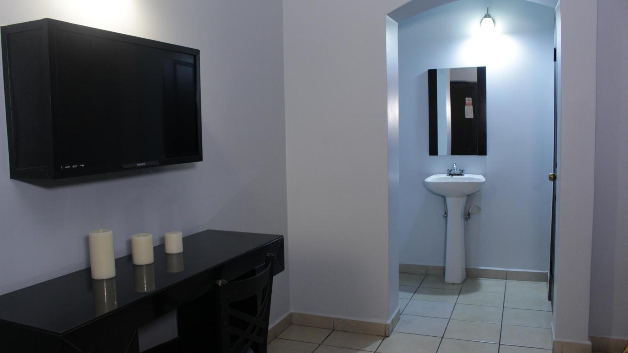 Motel Las Fuentes Mexicali Bagian luar foto
